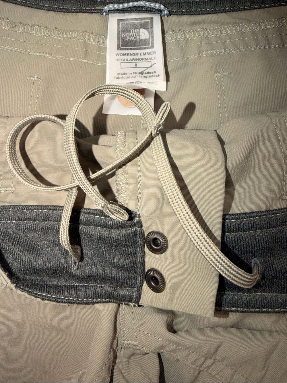 The North Face Olive Green Hiking Cargo Shorts Women’s Size 8 - Picture 9 of 12